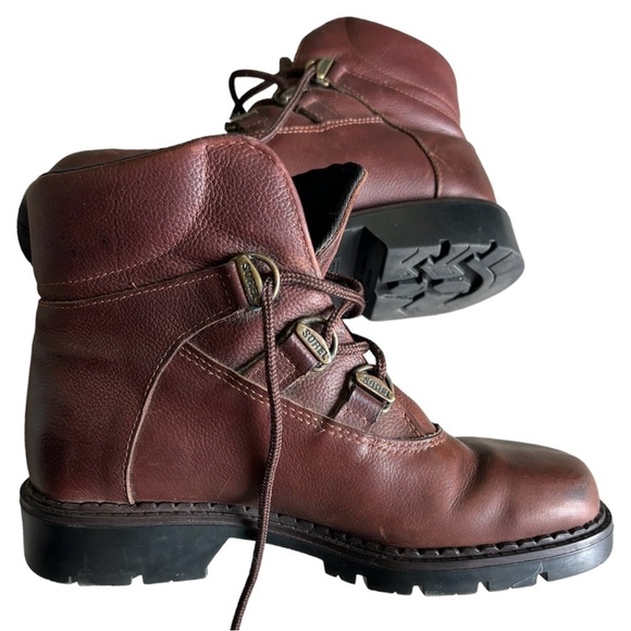 Vintage  Leather Sorel Boots!​ - Picture 3 of 5